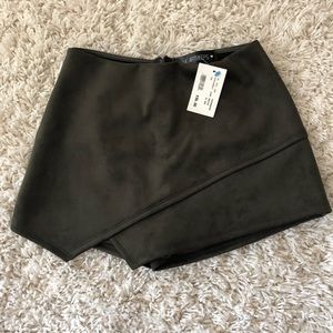 Vanilla Sky Hunter Green Skort